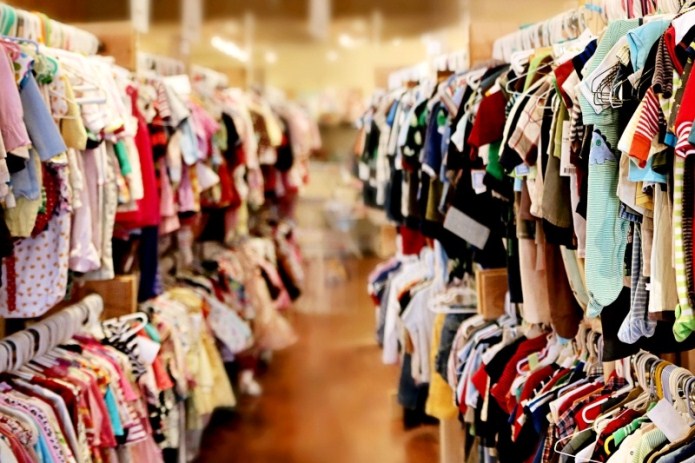 75 فروشگاه عرضه کننده پوشاک قاچاق تذکر گرفتند