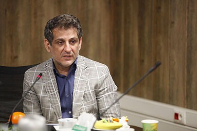 مشکلات صنعت بیشمار است مشکلات صنعت بیشمار است