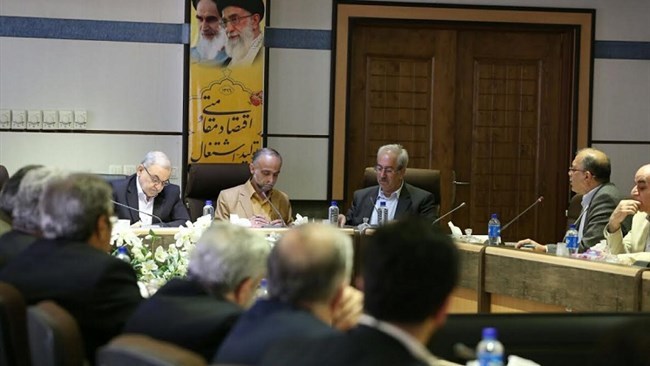 مشکلات بانکی از عوامل توقف چرخ صنعت مشکلات بانکی از عوامل توقف چرخ صنعت