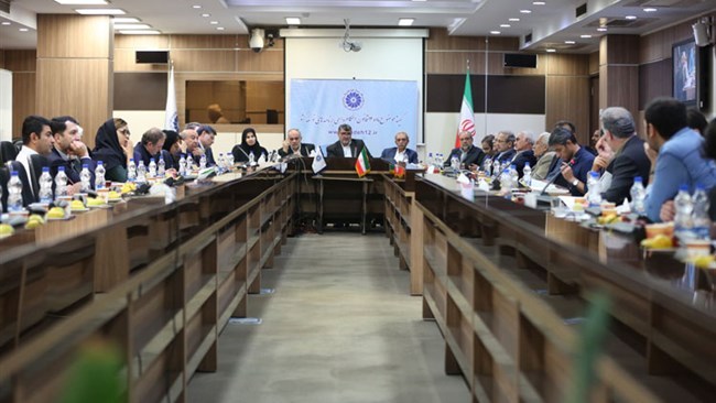 دولت دست از دستپاچگی در صدور بخشنامهها بردارد دولت دست از دستپاچگی در صدور بخشنامهها بردارد