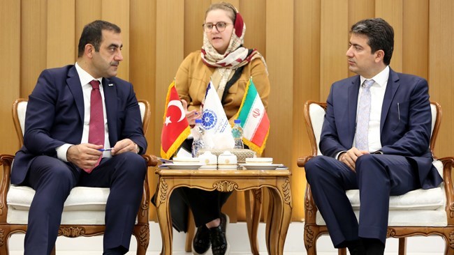 ترکیه موانع بانکی و حملونقلی را از پیش پای تجار ایرانی بر دارد ترکیه موانع بانکی و حملونقلی را از پیش پای تجار ایرانی بر دارد