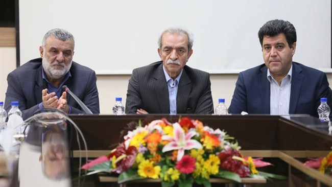 بخشنامههای متعدد و ناگهانی به نفع اقتصاد نیست بخشنامههای متعدد و ناگهانی به نفع اقتصاد نیست