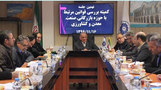 حل مشکلات بیمهای کارفرمایان نیاز به حمایت دارد حل مشکلات بیمهای کارفرمایان نیاز به حمایت دارد