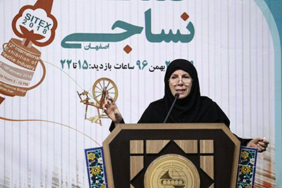 مشاور وزیر صنعت، معدن و تجارت:70 درصد صنعت فرش ماشینی کشور در کاشان است مشاور وزیر صنعت، معدن و تجارت:70 درصد صنعت فرش ماشینی کشور در کاشان است