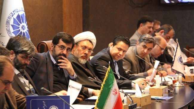 واحدهای راکد و در حال تعطیلی را به هیات حمایت از صنایع معرفی کنید واحدهای راکد و در حال تعطیلی را به هیات حمایت از صنایع معرفی کنید