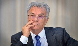 در گفت و گو با بازرگانان ایران؛ چگونه ارز صادراتی به کشور باز میگردد در گفت و گو با بازرگانان ایران؛ چگونه ارز صادراتی به کشور باز میگردد