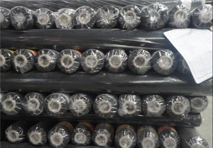 انحصار واردات چادرمشکی در اختیار چند نفر با سود ۵۰۰ درصد انحصار واردات چادرمشکی در اختیار چند نفر با سود ۵۰۰ درصد