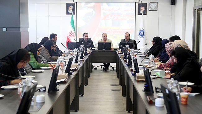 صنعت پوشاک نیاز به برندسازی و تطبیق با سلیقه بازار دارد صنعت پوشاک نیاز به برندسازی و تطبیق با سلیقه بازار دارد