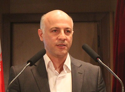 اعتراض تولیدکنندگان به عرضه پوشاک استوک و تقلبی در فروشگاههای بزرگ اعتراض تولیدکنندگان به عرضه پوشاک استوک و تقلبی در فروشگاههای بزرگ