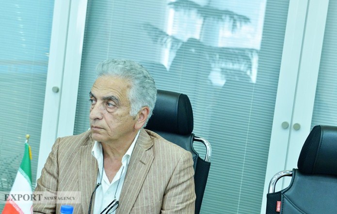 سایه سنگین مشکلات بانکی بر سر صادرات/فشار تعهد ارزی بر دوش صادرکنندگان، صادرات را کاهش میدهد سایه سنگین مشکلات بانکی بر سر صادرات/فشار تعهد ارزی بر دوش صادرکنندگان، صادرات را کاهش میدهد