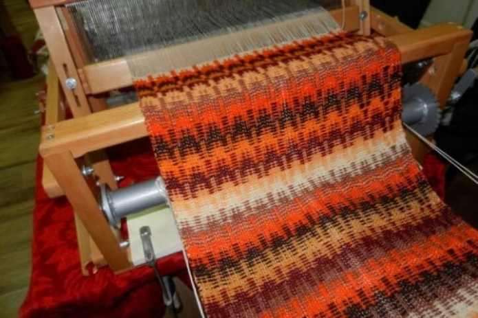 در تامین پارچههای تاری و پودی کمبود داریم در تامین پارچههای تاری و پودی کمبود داریم