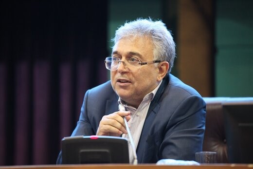 با تشدید تحریم، تولیدکننده نمی تواند وام های ارزی را تسویه کند، بهره مرکب هم باید بدهد با تشدید تحریم، تولیدکننده نمی تواند وام های ارزی را تسویه کند، بهره مرکب هم باید بدهد