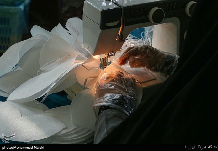 مجوز صادرات ماسک و البسه بیمارستانی در گیرودار موافقت ۲ وزارتخانه مجوز صادرات ماسک و البسه بیمارستانی در گیرودار موافقت ۲ وزارتخانه