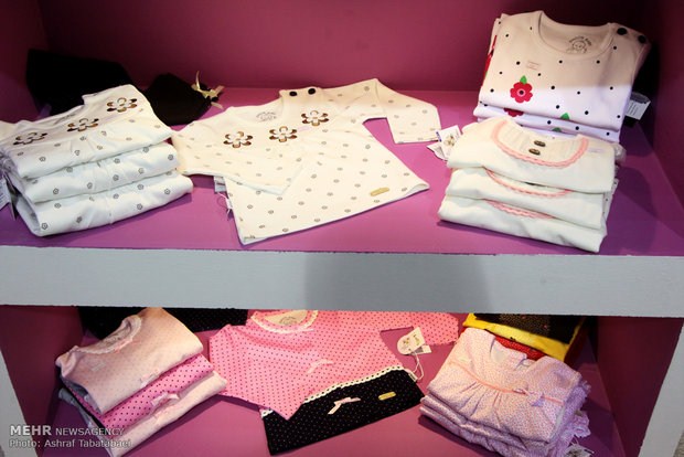 ایران سالانه ۳۵ میلیون دلار پوشاک به عراق صادر میکند ایران سالانه ۳۵ میلیون دلار پوشاک به عراق صادر میکند