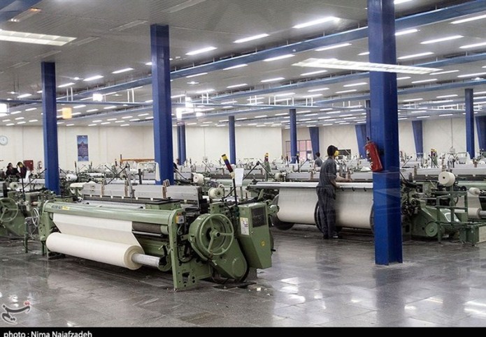 گرفتاری صنایع نساجی در تار و پود بروکراسیهای دولتی/ وقتی با بیتدبیریهای دولت گذشته صنعت نساجی ایران از دور رقابت خارج میشود گرفتاری صنایع نساجی در تار و پود بروکراسیهای دولتی/ وقتی با بیتدبیریهای دولت گذشته صنعت نساجی ایران از دور رقابت خارج میشود