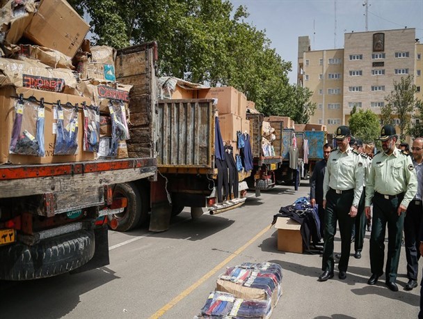 ابتدای مهرماه، آغاز فاز جدید مبارزه با قاچاق پوشاک/ تولیدکنندگان، طرح شناسه کالا را جدی بگیرند! ابتدای مهرماه، آغاز فاز جدید مبارزه با قاچاق پوشاک/ تولیدکنندگان، طرح شناسه کالا را جدی بگیرند!