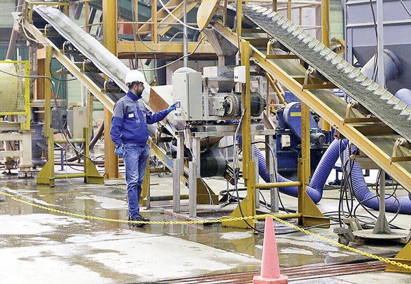 ضرب الأجل ستاد رفع موانع تولید برای تکمیل طرح های صنعتی ضرب الأجل ستاد رفع موانع تولید برای تکمیل طرح های صنعتی