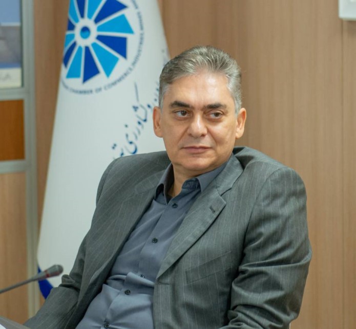 سقفهای تعیین شده برای کارتهای بازرگانی صادرات را کاهش می دهد/ صادرکنندگان باسابقه هم محدود شدند سقفهای تعیین شده برای کارتهای بازرگانی صادرات را کاهش می دهد/ صادرکنندگان باسابقه هم محدود شدند