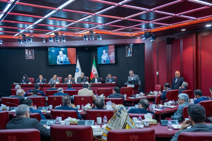 نشست هماندیشی اعضای هیات نمایندگان اتاق تهران و نمایندگان مجلس برگزار شد نشست هماندیشی اعضای هیات نمایندگان اتاق تهران و نمایندگان مجلس برگزار شد