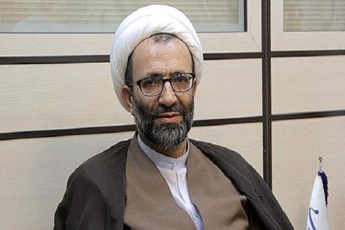 علیرضا سلیمی: نخستین مشکل در صنعت پوشاک مربوط به قاچاق در این بخش است. علیرضا سلیمی: نخستین مشکل در صنعت پوشاک مربوط به قاچاق در این بخش است.