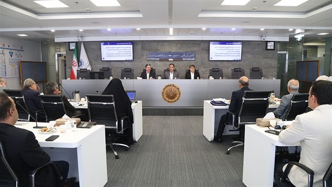 کمبود حدود 10 میلیون نفر نیروی کار تا 1430 | پیامدهای اقتصادی خروج اتباع در کارگروهی بررسی میشود کمبود حدود 10 میلیون نفر نیروی کار تا 1430 | پیامدهای اقتصادی خروج اتباع در کارگروهی بررسی میشود