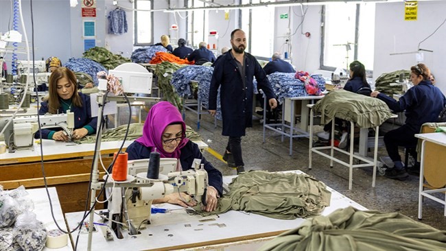 در نیمه نخست 2025، بحران در صنعت نساجی ترکیه 3200 شرکت را تعطیل کرد در نیمه نخست 2025، بحران در صنعت نساجی ترکیه 3200 شرکت را تعطیل کرد