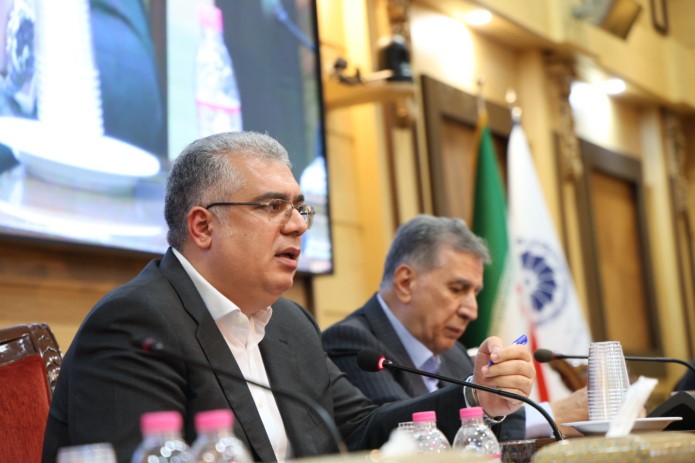 وقف خرید اسکناس ارز از صادرکنندگان خلاف مصوبه است وقف خرید اسکناس ارز از صادرکنندگان خلاف مصوبه است