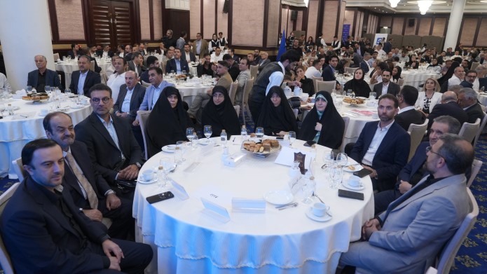 در مجمع عمومی عادی سالانه ۱۴۰۵ اتحادیه تولید و صادرات نساجی و پوشاک ایران؛ در مجمع عمومی عادی سالانه ۱۴۰۵ اتحادیه تولید و صادرات نساجی و پوشاک ایران؛